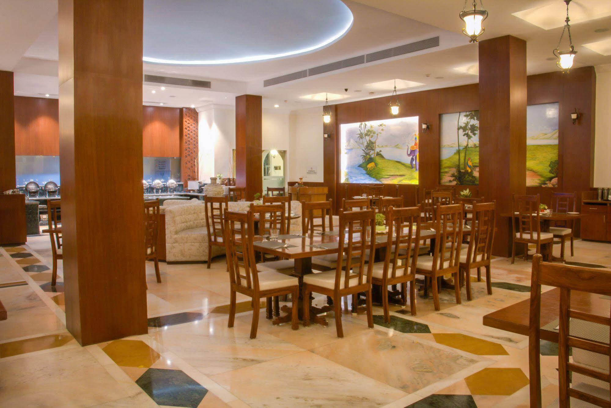 Hotel Pratap Mahal Pushkar Ihcl Seleqtion Extérieur photo