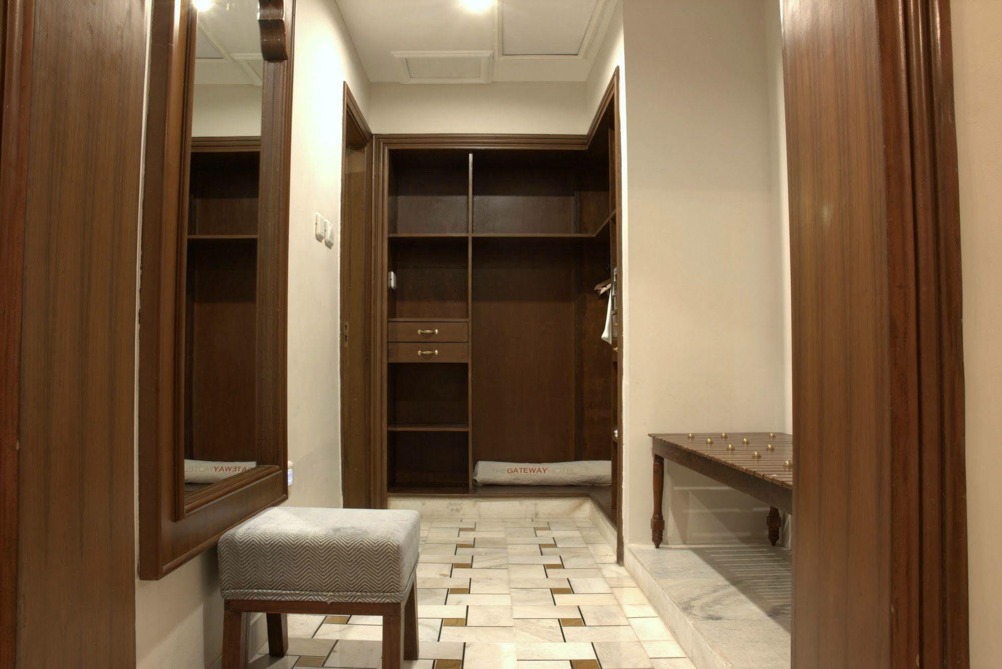 Hotel Pratap Mahal Pushkar Ihcl Seleqtion Extérieur photo