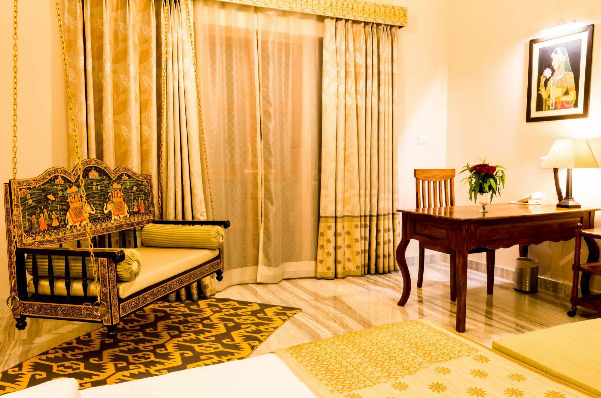 Hotel Pratap Mahal Pushkar Ihcl Seleqtion Extérieur photo