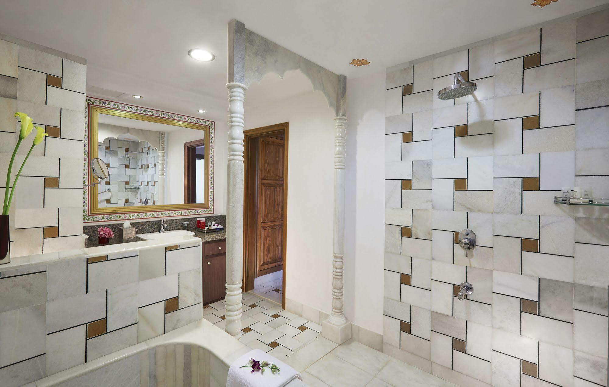 Hotel Pratap Mahal Pushkar Ihcl Seleqtion Extérieur photo