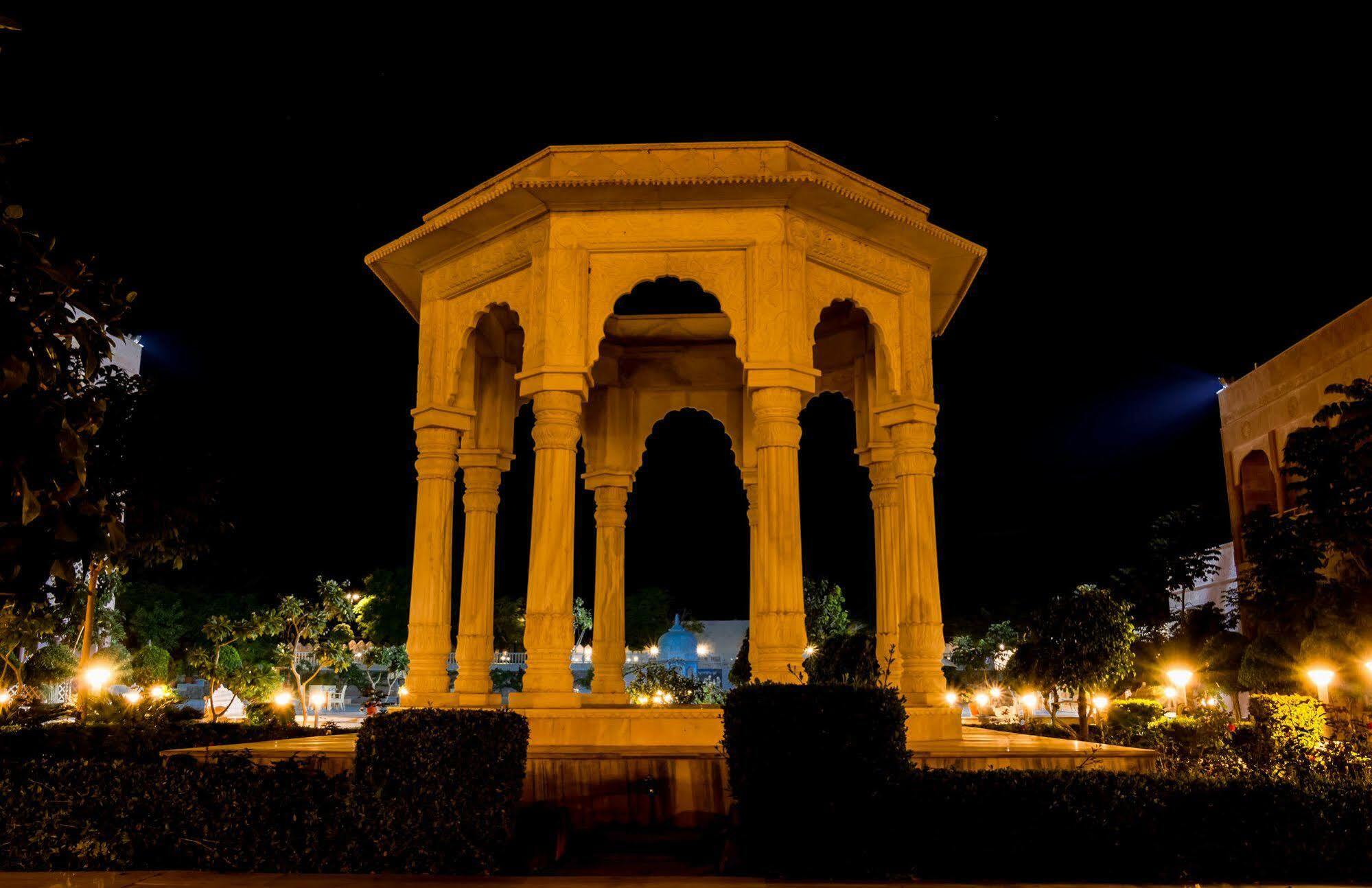 Hotel Pratap Mahal Pushkar Ihcl Seleqtion Extérieur photo
