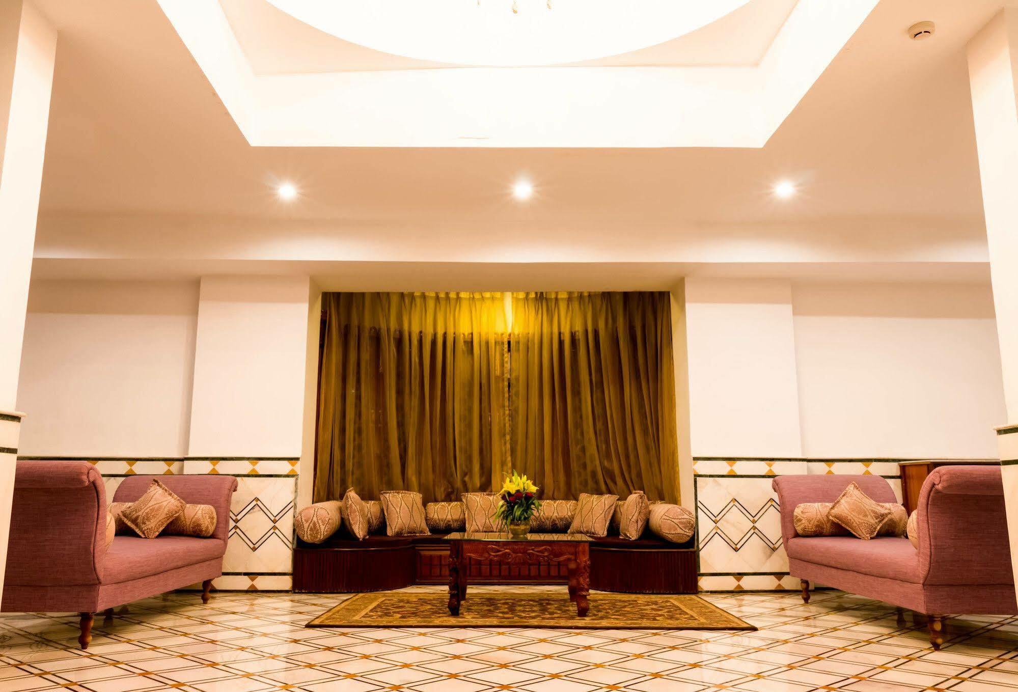 Hotel Pratap Mahal Pushkar Ihcl Seleqtion Extérieur photo